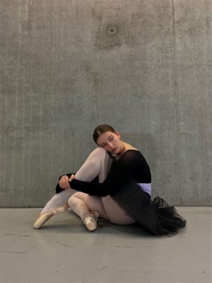 What Is Ballet Core: Exploring the Essence of Ballet Dance